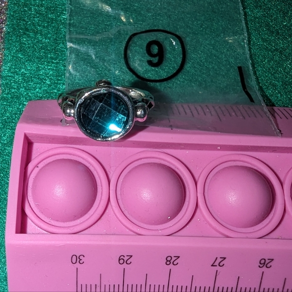 Pirates Of The Caribbean Ring Captain Jack Sparrow Finches Skull Green Crystal 9 - Picture 2 of 13